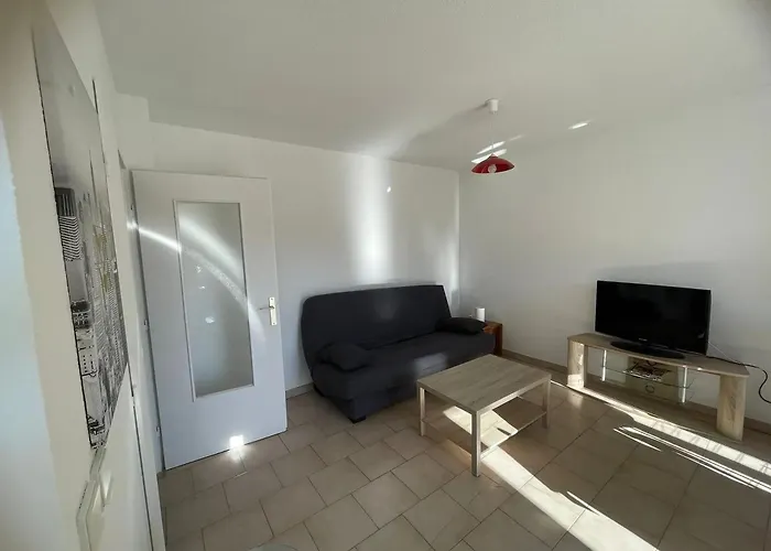 Appartement D'une A A 300 M De La Avec Vue Sur La Piscine Partagee Et Balcon